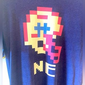 MENS LARGE BLUE T-SHIRT W/ RETRO 8-BIT PIXEL NEW ENGLAND PATRIOTS HELMET